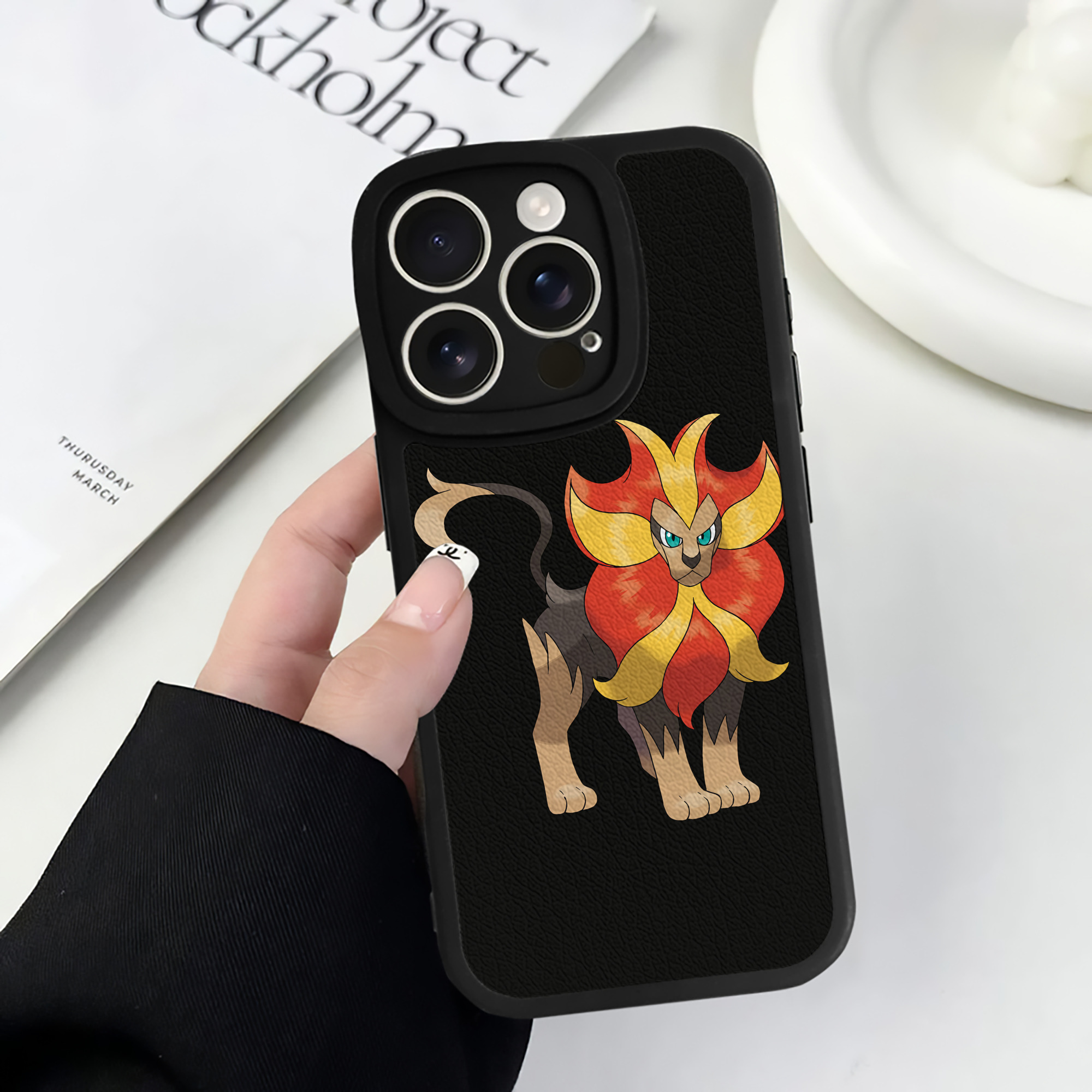（画像用） ポケットモンスター Pokémon 【iPhone 16シリーズ対応】シリコンスマホケース（レザー調） 材質：シリコン